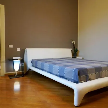 Pompeo Apartment *