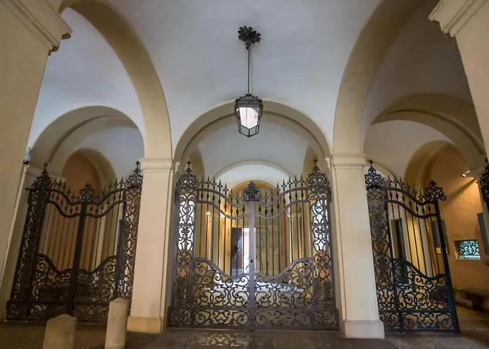 Pompeo * בולוניה